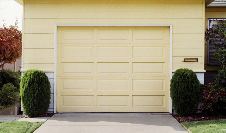 Garage Door Tracks Repair Tips