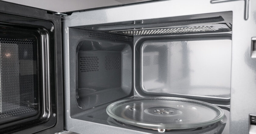 WHAT APPLIANCES SHOULD YOU BRING WHEN YOU MOVE?
