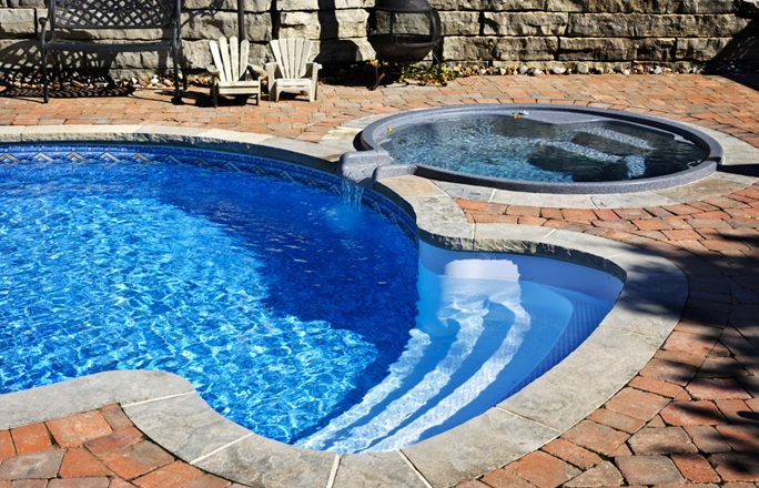 How to Build a Swimming Pool: 3 Important Points You Need to Know