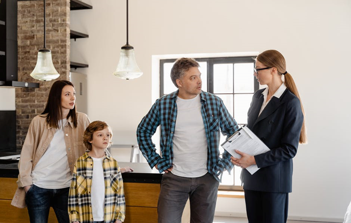 Selling Agent vs. Listing Agent: What Are the Differences?
