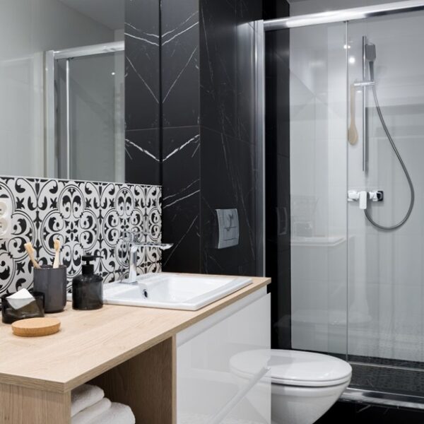 Top 4 Tips for Using Tile to Make a Small Bathroom Look Bigger