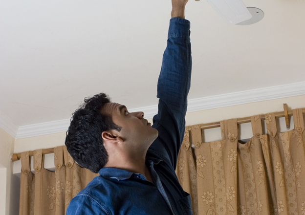 How To Clean Ceiling Fan Blades