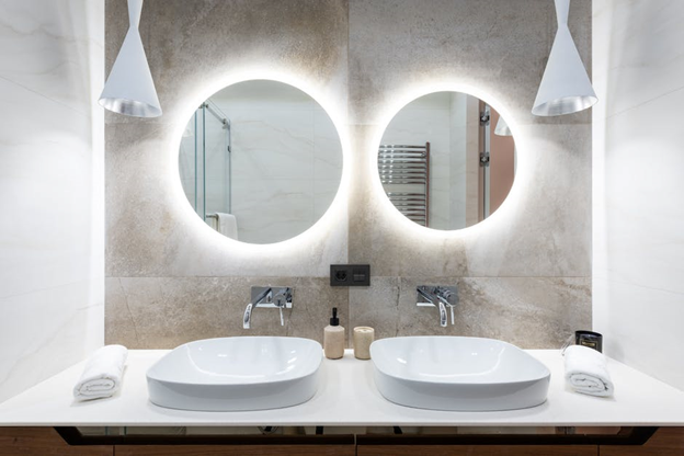 The Benefits of a Custom Mirror for Your Bathroom Makeover